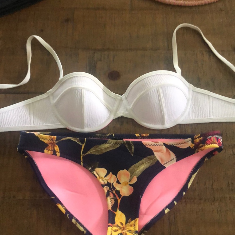 Triangl Bikini Set